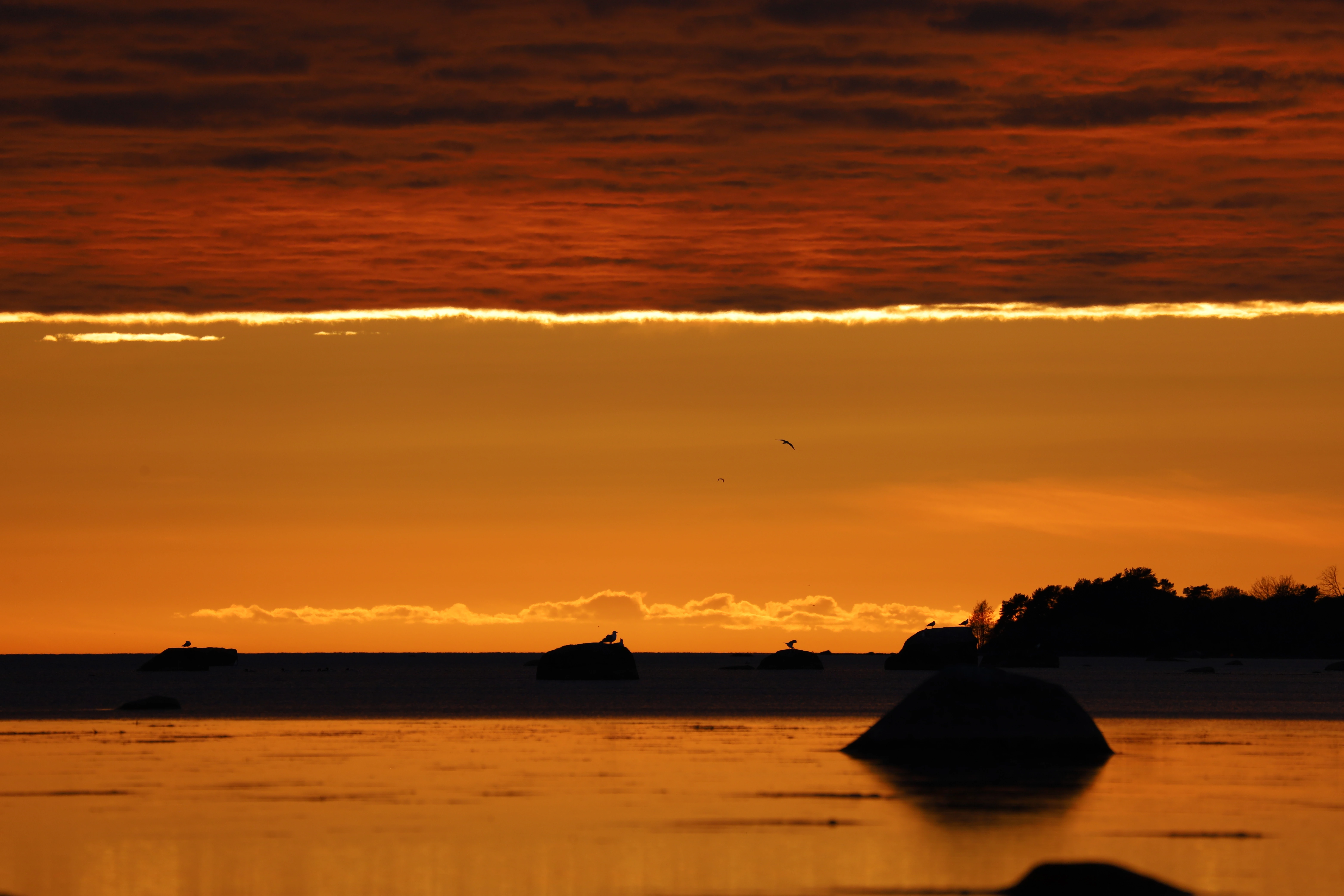 Montanha/colina com céu dramático (3)