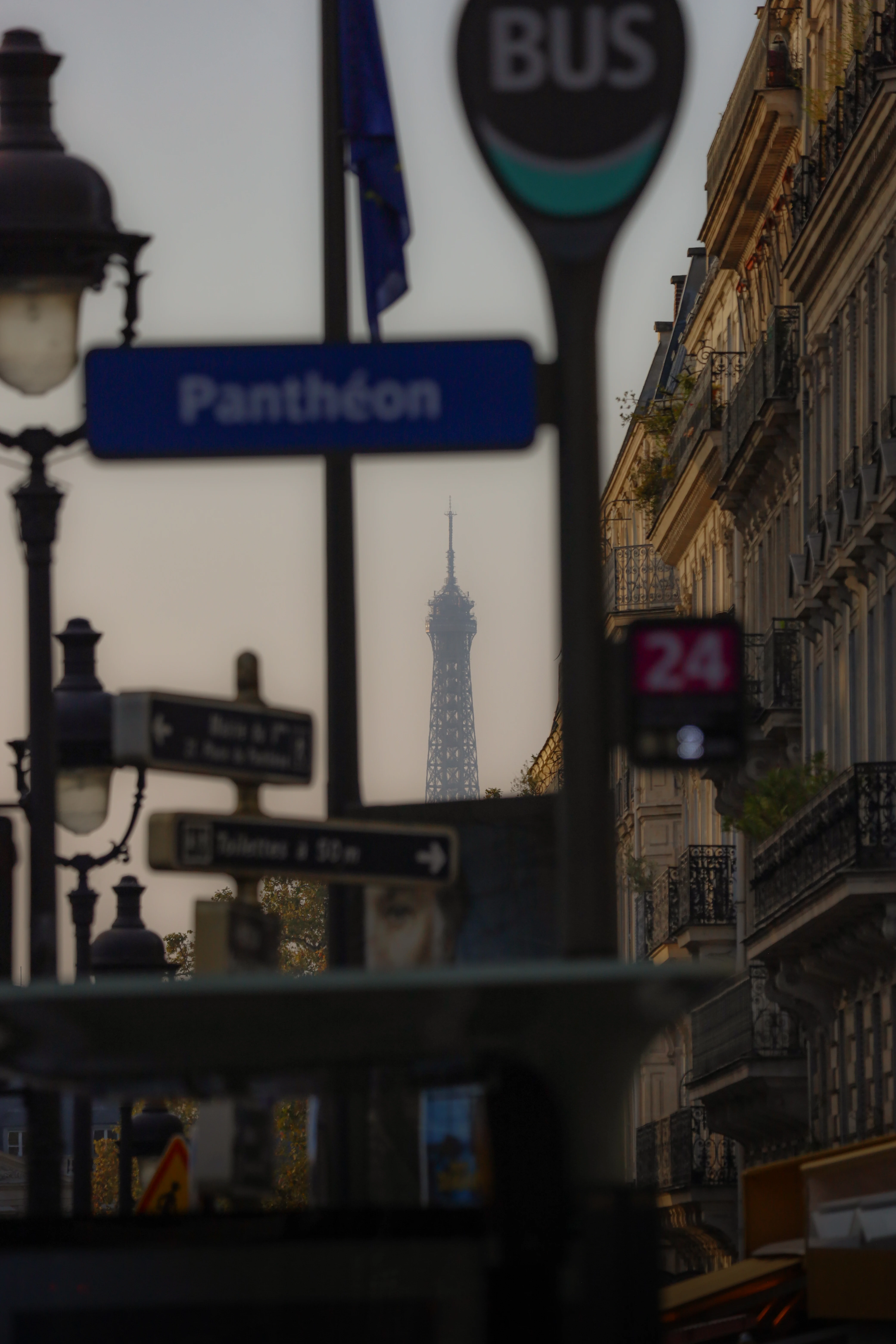 Horizonte citadino ao entardecer (8)