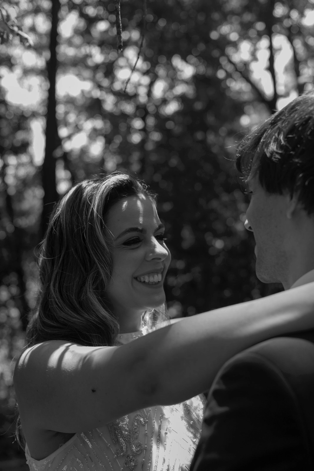 Sessão exterior com os noivos em paisagem (7)